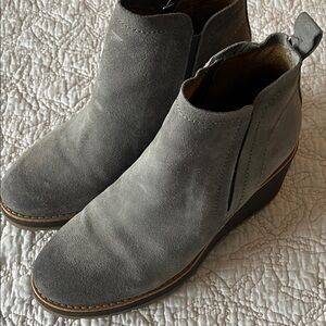 Women's Gray Suede Wedge Ankle Boot